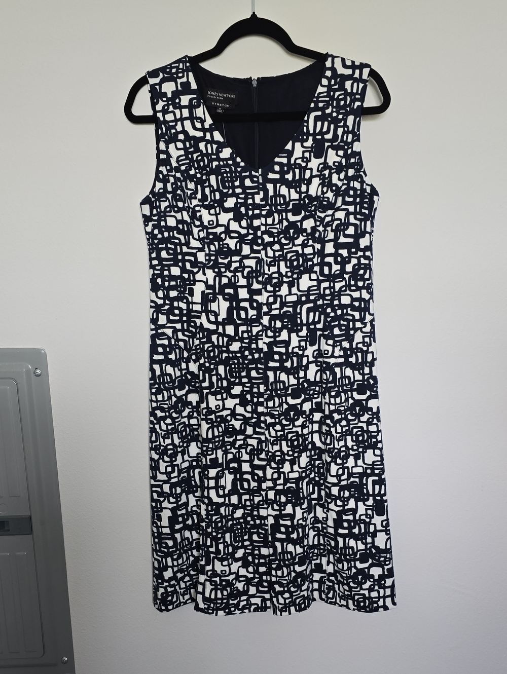 NWT Jones New York Navy & White V-Neck Printed Shift Dress